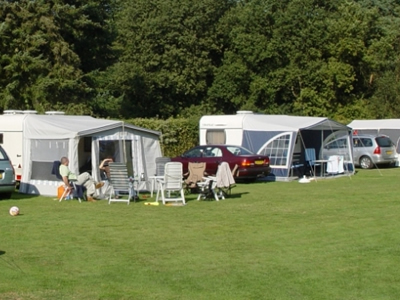 kamperen met tent of caravan op camping Starnbosch